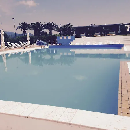 ヴィラ Alle Eolie Nello Splendido Villaggio Lentia ヴルカーノ
