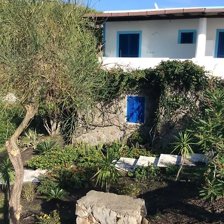 Alle Eolie Nello Splendido Villaggio Lentia ヴィラ ヴルカーノ
